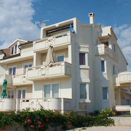 Apartments Mirage ノヴァリャ エクステリア 写真