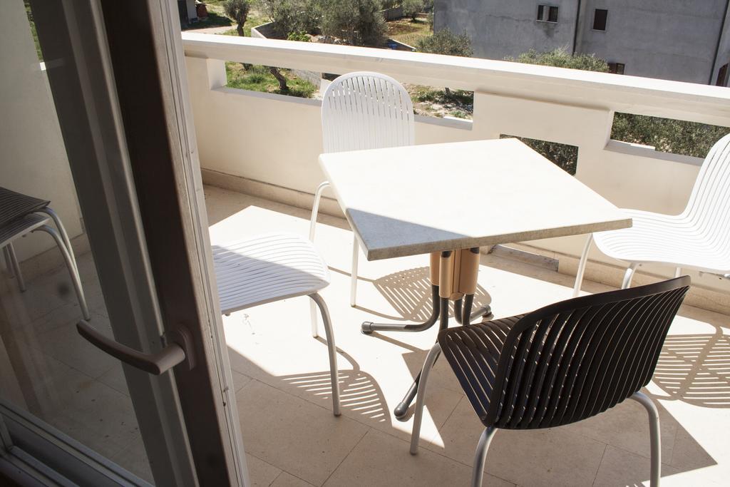 Apartments Mirage ノヴァリャ エクステリア 写真