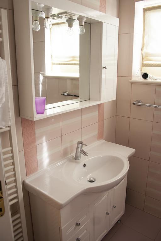 Apartments Mirage ノヴァリャ エクステリア 写真
