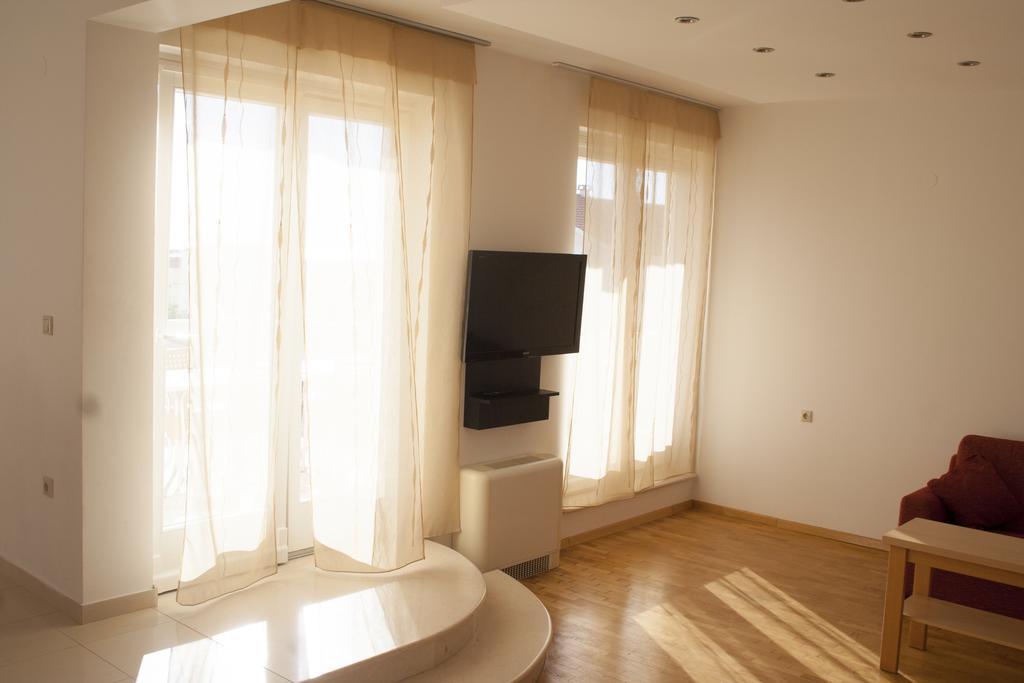 Apartments Mirage ノヴァリャ エクステリア 写真