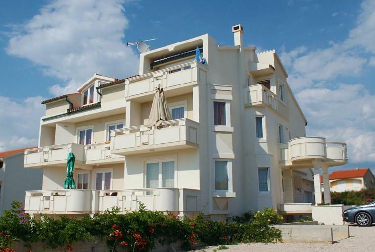 Apartments Mirage ノヴァリャ エクステリア 写真